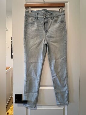 American Eagle Outfitters Light Blue High-Rise Ne(x)t Level Stretch Skinny Jeans